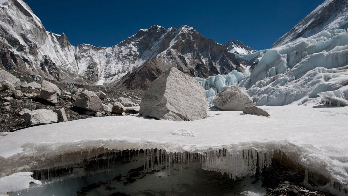 Alarm Dini Gletser Runtuh: Ancaman Baru dari Himalaya hingga Swiss